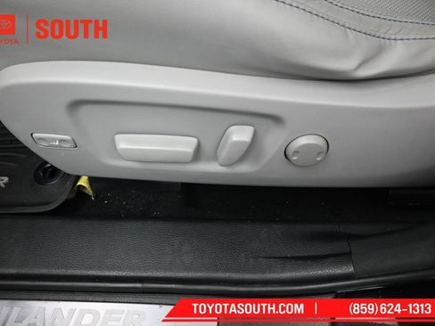 Used 2016 Toyota Highlander Limited AWD/4WD image 23