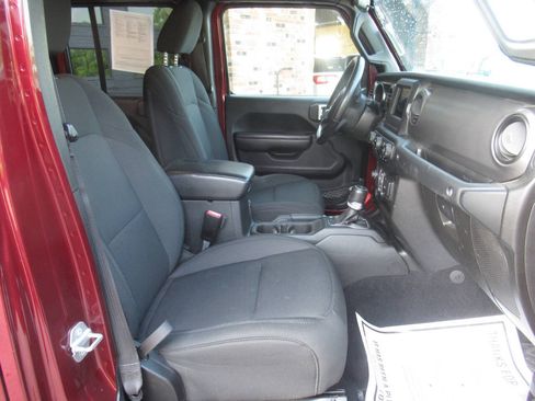 Used 2021 Jeep Gladiator Sport AWD/4WD image 7