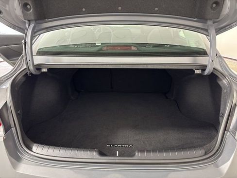 Used 2024 Hyundai Elantra SEL w/ Convenience Package FWD image 18
