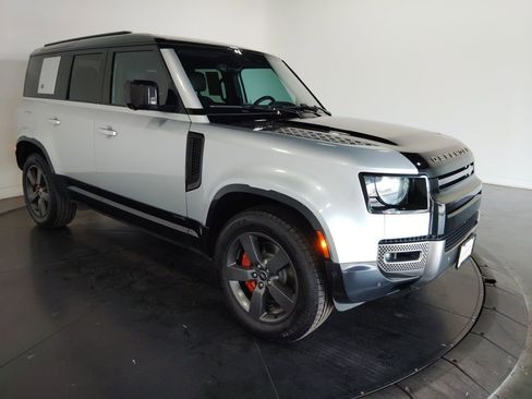 Used 2022 Land Rover Defender 110 X image 4