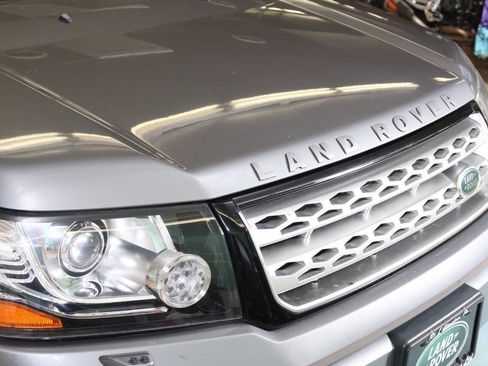 Used 2013 Land Rover LR2 HSE image 10