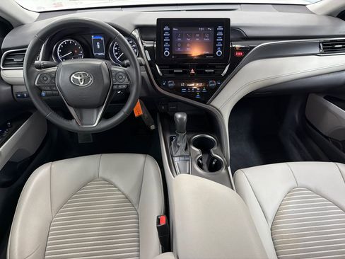 Used 2024 Toyota Camry SE FWD image 14