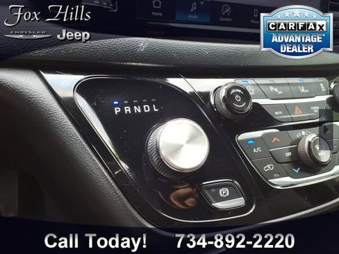 Used 2026 Chrysler Pacifica Select FWD image 24