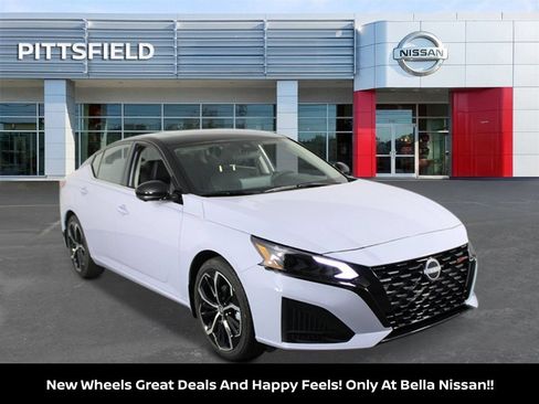 New 2026 Nissan Altima 2.5 SR w/ SR Premium Package FWD image 1