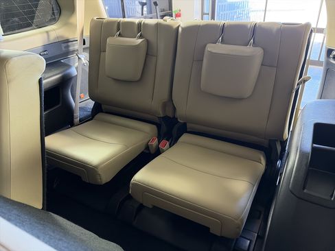 Used 2023 Toyota 4Runner Limited image 8