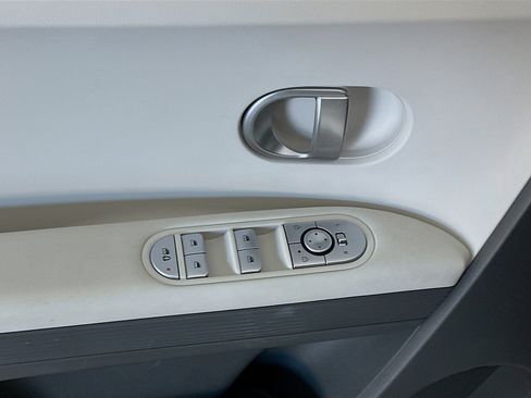 Used 2024 Hyundai Ioniq 5 SEL image 13