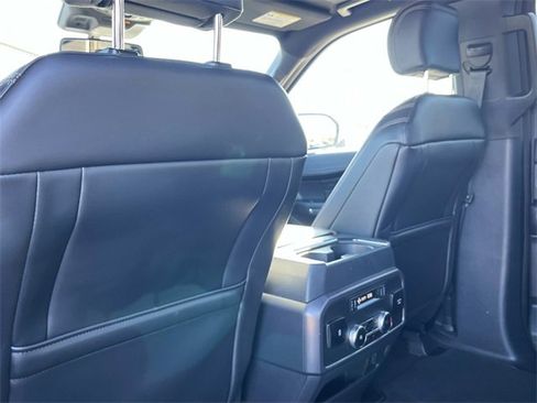 Used 2024 Ford Expedition Platinum image 21