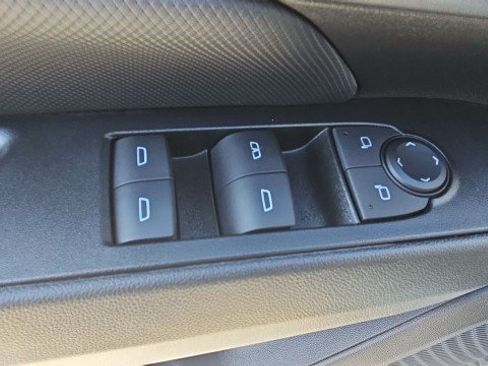 Used 2024 Chevrolet Equinox EV RS FWD image 21