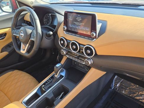 Used 2025 Nissan Sentra SV w/ SV Premium Package image 7