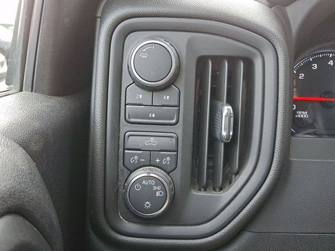 Used 2022 Chevrolet Silverado 2500 Custom w/ Custom Convenience Package image 43