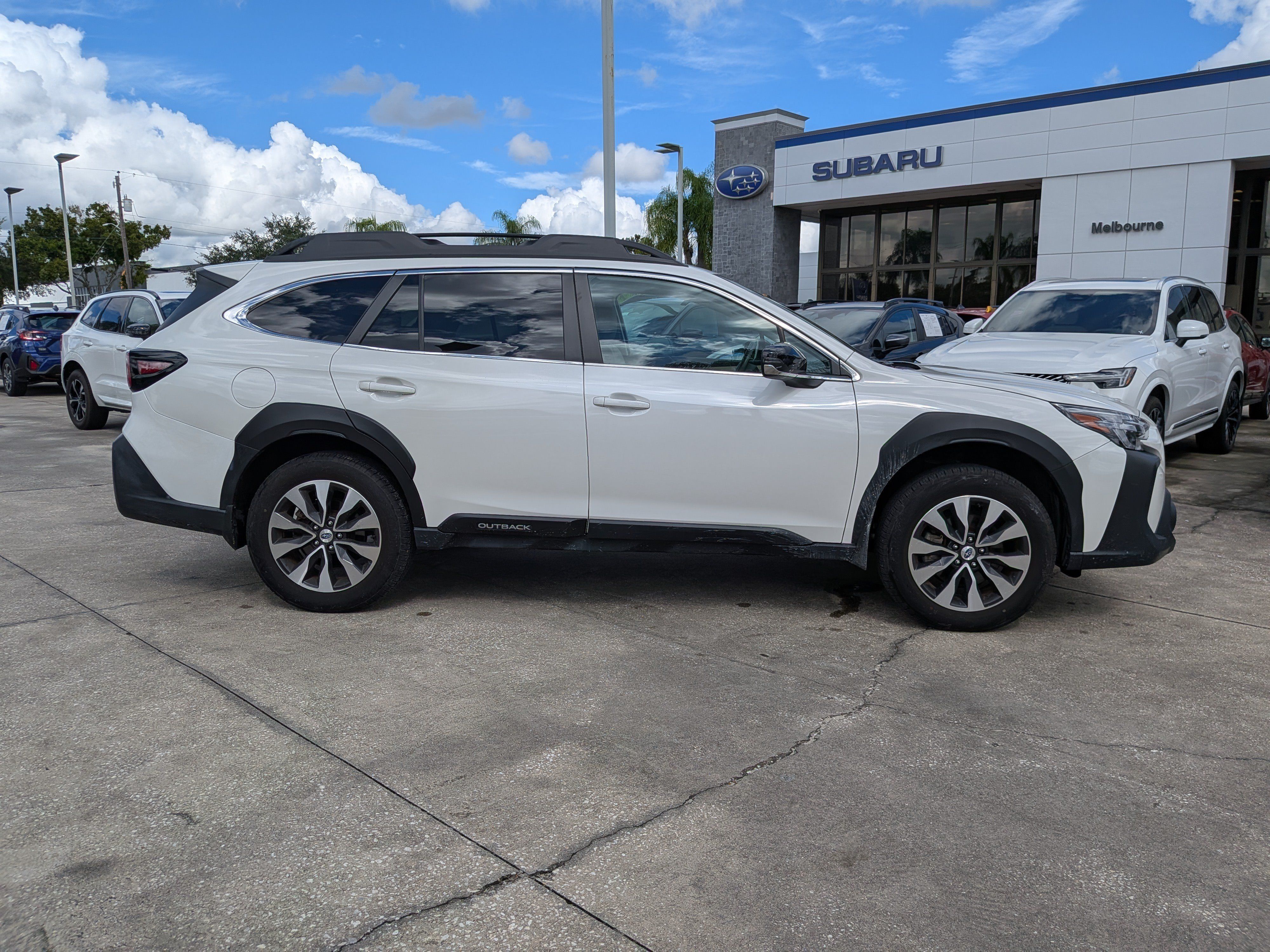Used 2024 Subaru Outback Limited AWD/4WD image 3