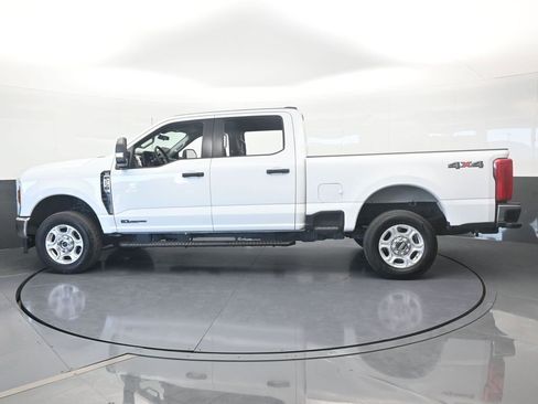 Used 2025 Ford F250 XLT image 3
