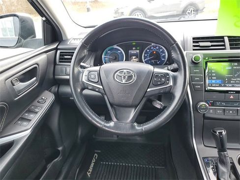 Used 2016 Toyota Camry XLE image 11