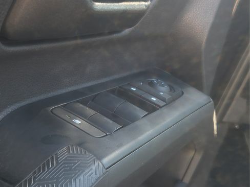 Certified 2026 Toyota Tacoma SR5 RWD image 18