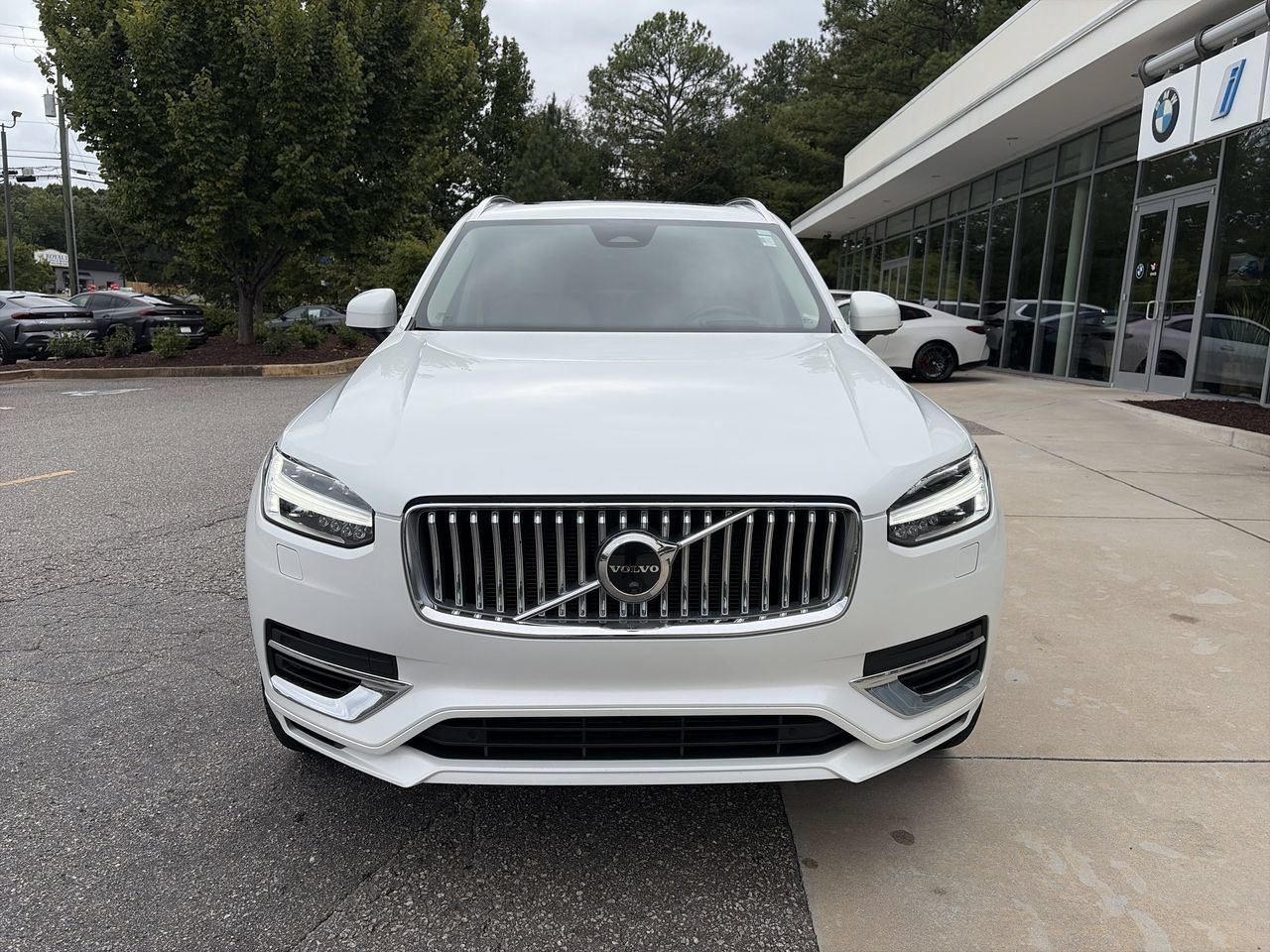 Used 2023 Volvo XC90 T8 Ultimate AWD/4WD image 3