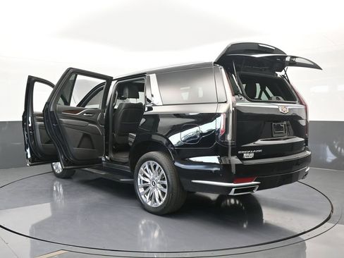 Used 2023 Cadillac Escalade Premium Luxury image 83