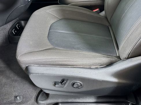 Used 2020 Chrysler Pacifica Touring w/ S Appearance Package image 24