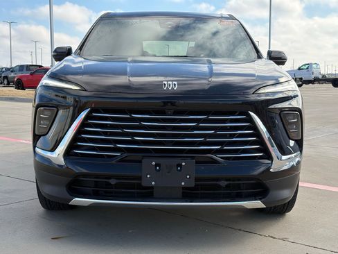 Used 2025 Buick Enclave Preferred image 2