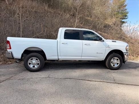 Used 2022 RAM 2500 Big Horn w/ Cold Weather Group image 4