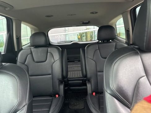 Certified 2023 Kia Telluride S w/ S Sunroof Package AWD/4WD image 24