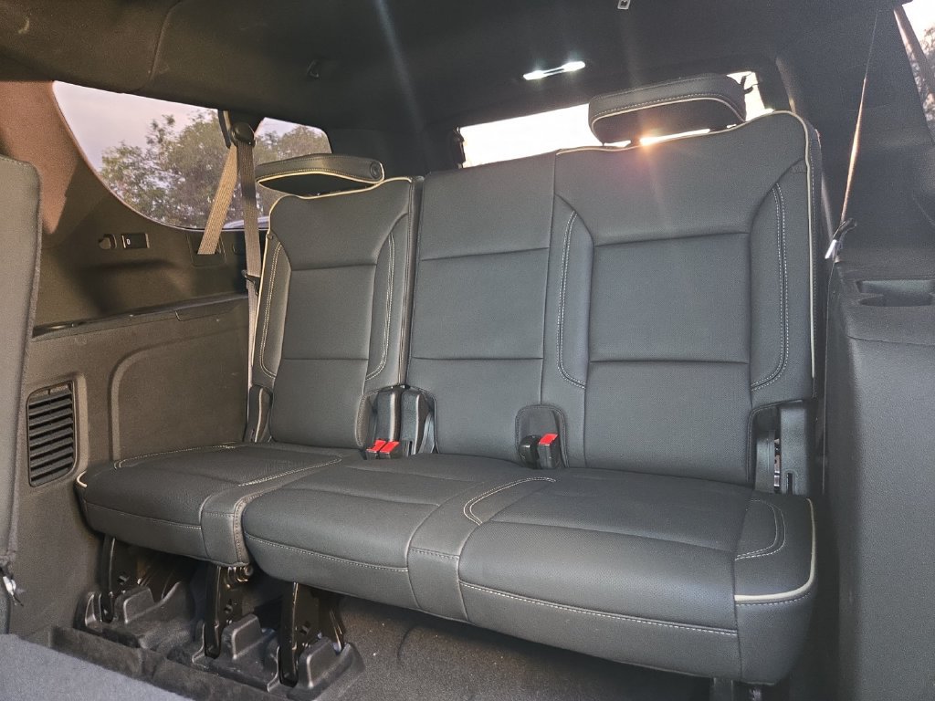 Used 2024 GMC Yukon XL SLT w/ SLT Premium Package AWD/4WD image 18