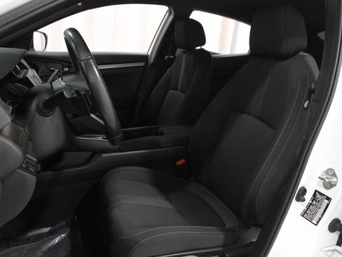 Used 2019 Honda Civic Sport image 5