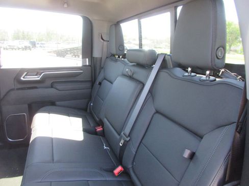 New 2026 GMC Sierra 2500 SLT w/ SLT Premium Package AWD/4WD image 14