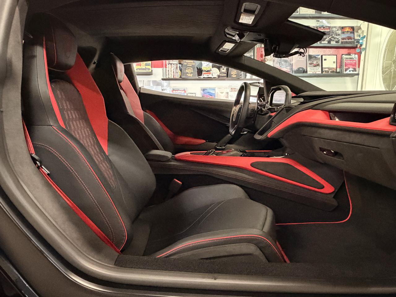 Used 2024 Lamborghini Revuelto AWD/4WD image 25