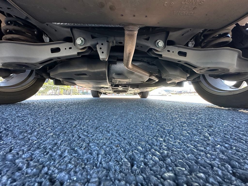 Used 2018 Toyota C-HR XLE FWD image 35