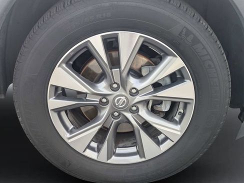 Used 2017 Nissan Murano SV FWD image 11