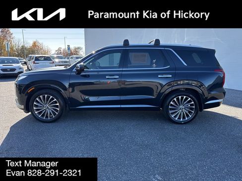 Used 2023 Hyundai Palisade Calligraphy image 4