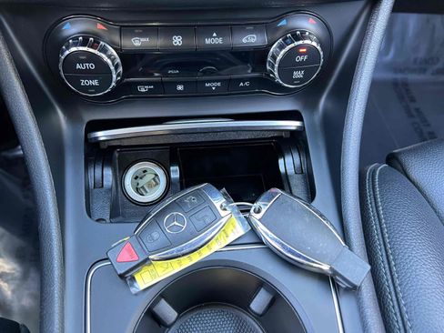 Used 2019 Mercedes-Benz GLA 250 4MATIC w/ Premium Package image 9