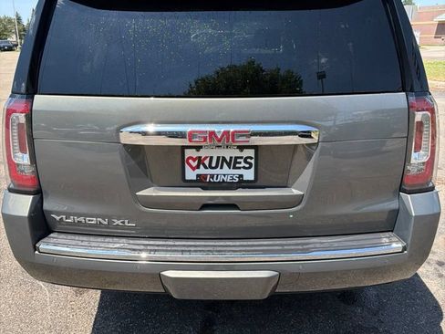 Used 2018 GMC Yukon XL Denali w/ Denali Ultimate Package AWD/4WD image 12