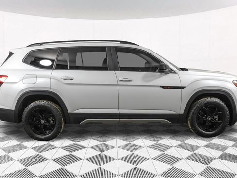 Used 2024 Volkswagen Atlas Peak Edition SEL image 17