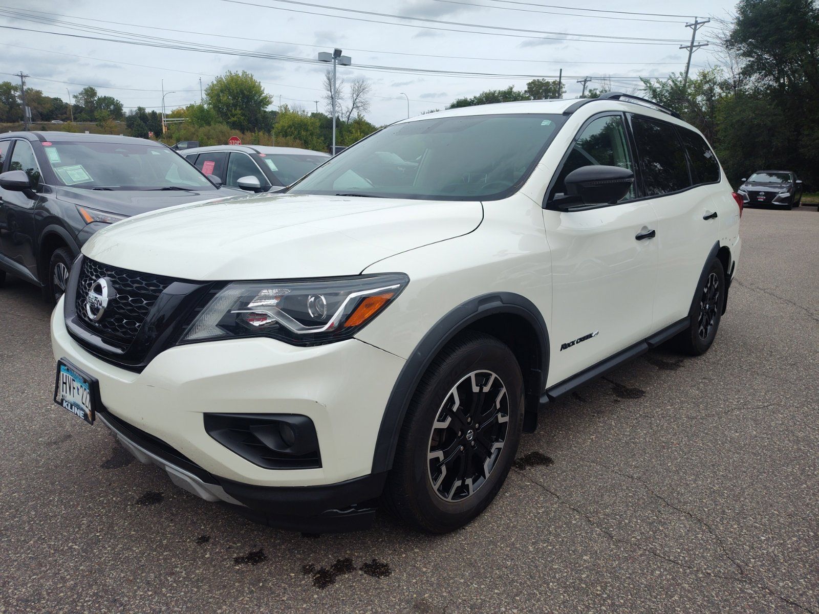 Used 2019 Nissan Pathfinder SL AWD/4WD image 2