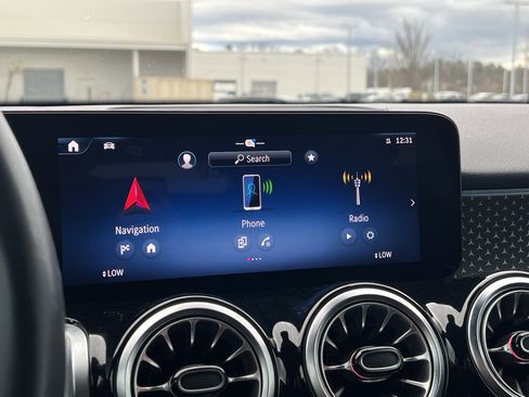 Certified 2024 Mercedes-Benz GLB 250 4MATIC image 23