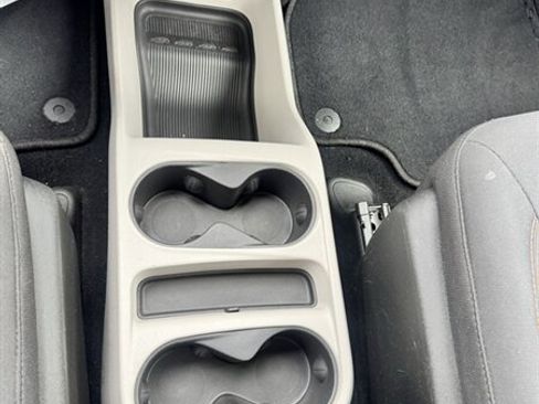 Used 2017 Chrysler Pacifica Touring w/ Tire & Wheel Group image 15