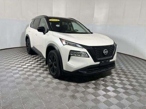 Used 2023 Nissan Rogue SV w/ SV Premium B Package AWD/4WD image 2