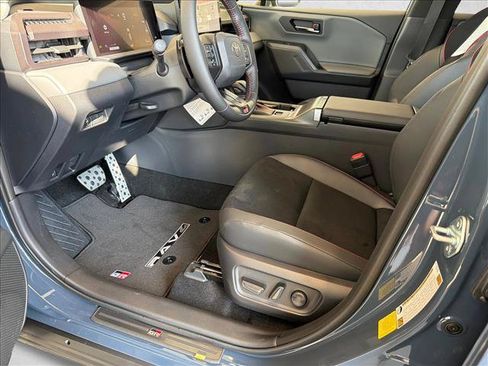 Used 2026 Toyota RAV4 AWD Plug-in Hybrid image 9