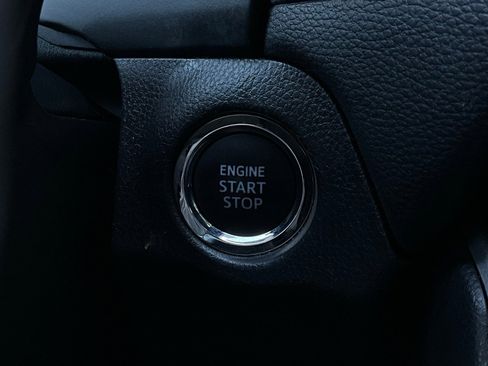 Used 2025 Toyota RAV4 XLE image 29