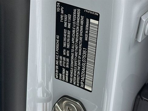 Certified 2025 Porsche Macan Electric RWD image 35