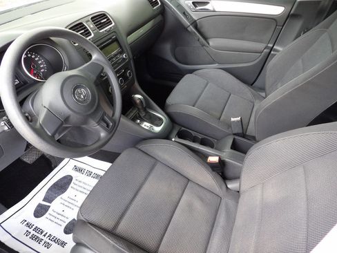 Used 2011 Volkswagen Golf 4-Door image 14