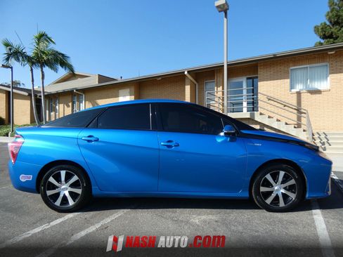 Used 2018 Toyota Mirai FWD image 6