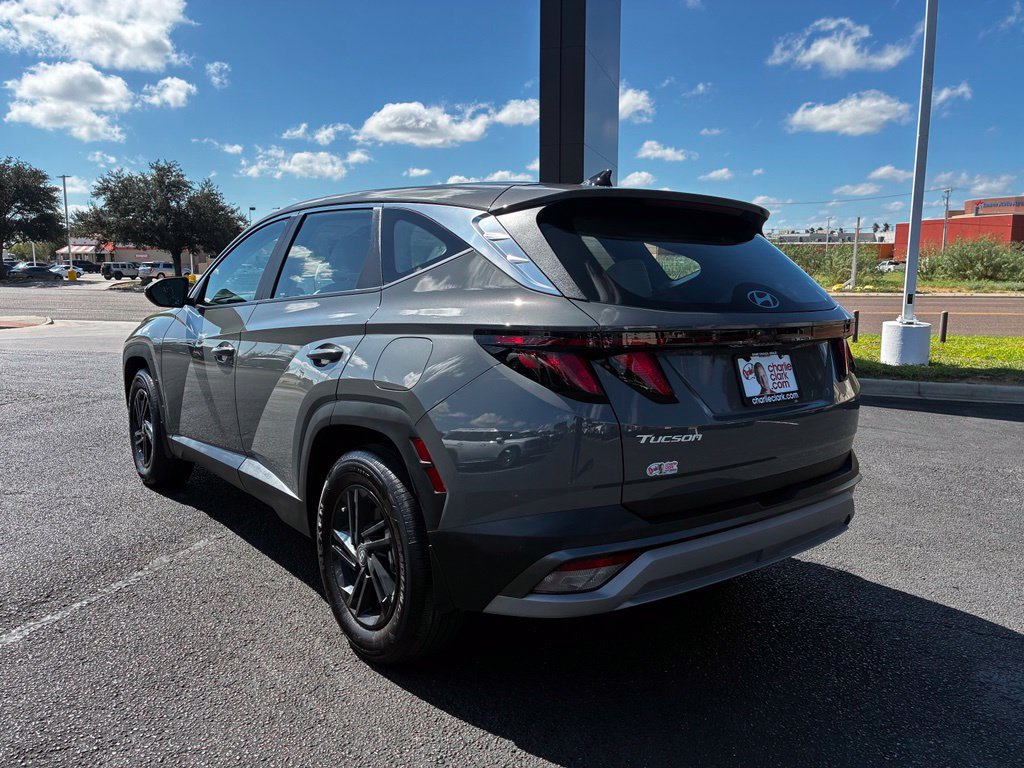 Certified 2026 Hyundai Tucson SE FWD image 3