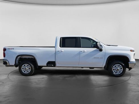 Used 2025 Chevrolet Silverado 2500 LT w/ Convenience Package AWD/4WD image 13