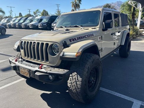 Used 2020 Jeep Gladiator Rubicon w/ Dual Top Group AWD/4WD image 3