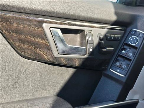 Used 2015 Mercedes-Benz GLK 350 4MATIC image 17