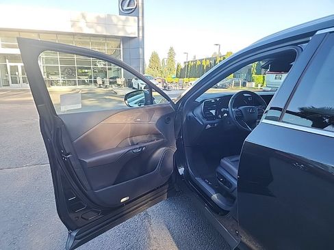 Certified 2025 Lexus RX 450h AWD w/ Convenience Package image 9