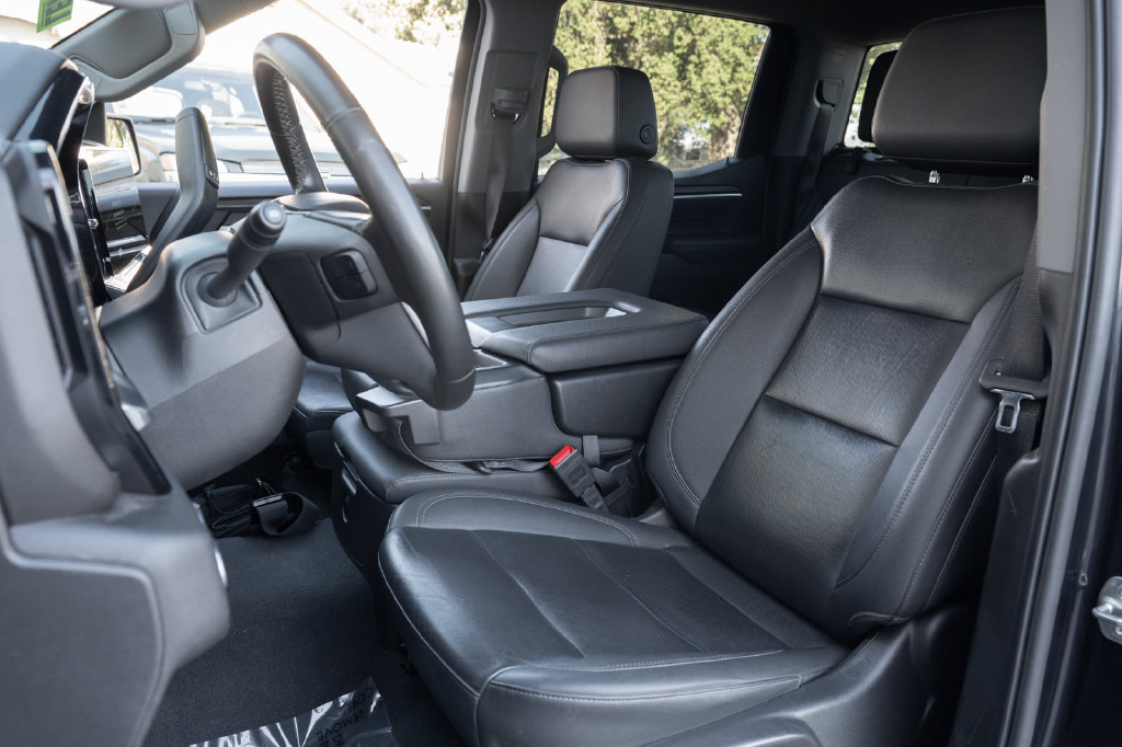 Used 2025 GMC Sierra 1500 SLT AWD/4WD image 19