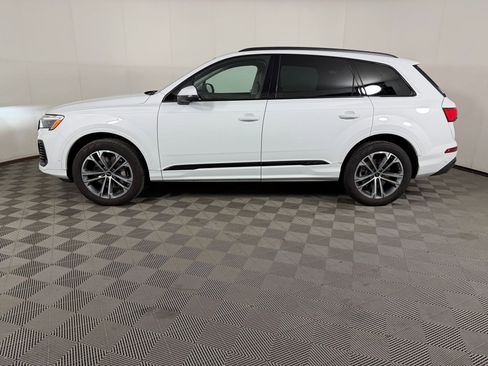 Used 2025 Audi Q7 2.0T Premium w/ Convenience Plus Package AWD/4WD image 2
